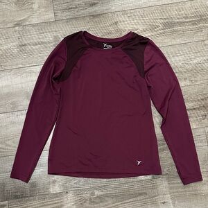 4/$20 Old Navy active Women's Maroon Long Sleeve Top, size small